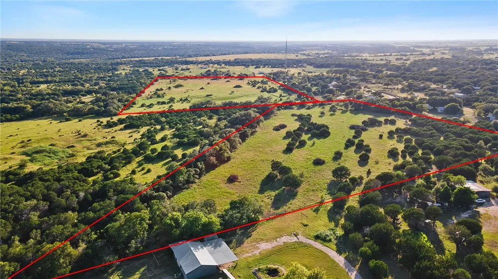5274 County Road 200 Liberty Hill, TX 78642