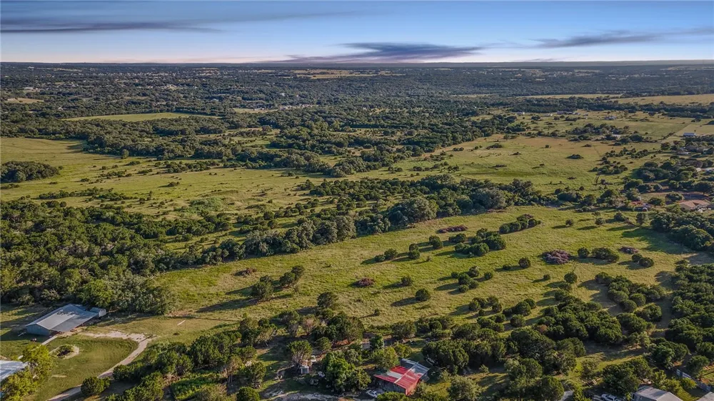 5274 County Road 200 Liberty Hill, TX 78642