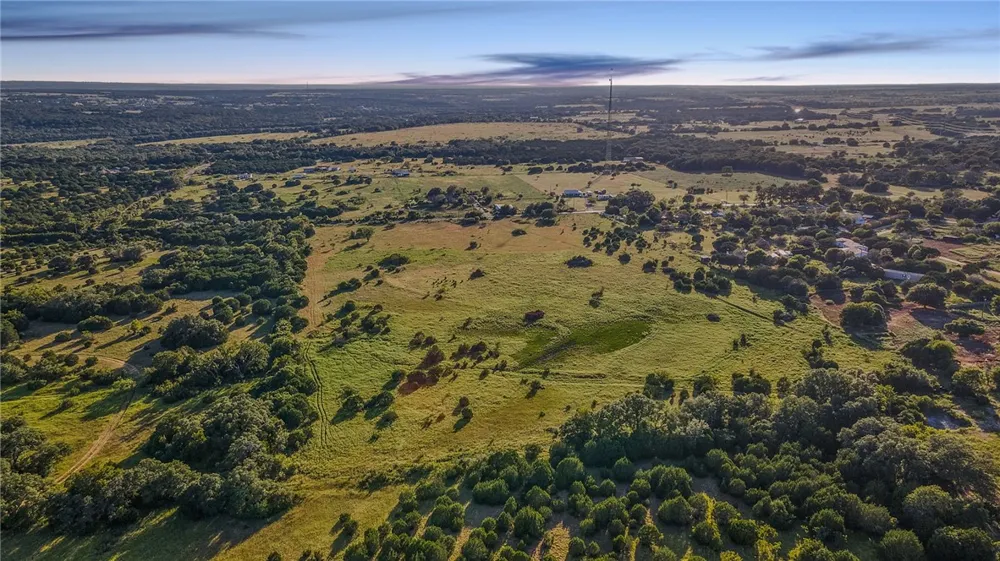 5274 County Road 200 Liberty Hill, TX 78642