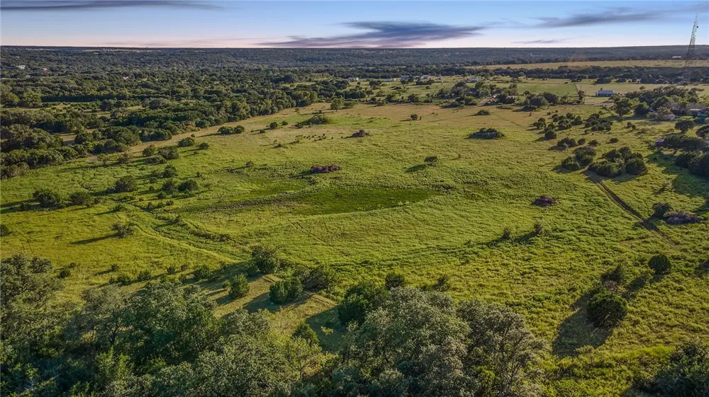5274 County Road 200 Liberty Hill, TX 78642