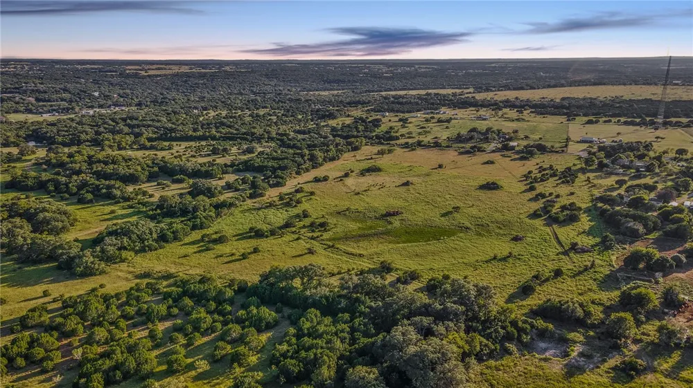 5274 County Road 200 Liberty Hill, TX 78642