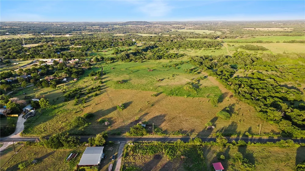 5274 County Road 200 Liberty Hill, TX 78642