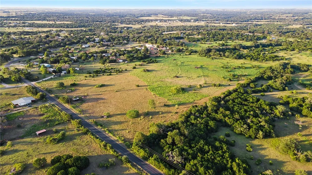 5274 County Road 200 Liberty Hill, TX 78642