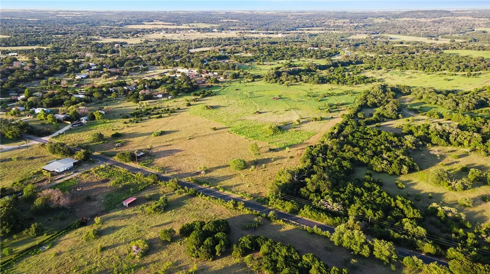 5274 County Road 200 Liberty Hill, TX 78642