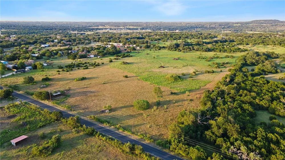 5274 County Road 200 Liberty Hill, TX 78642