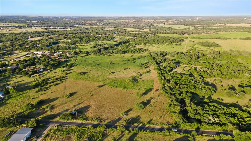 5274 County Road 200 Liberty Hill, TX 78642