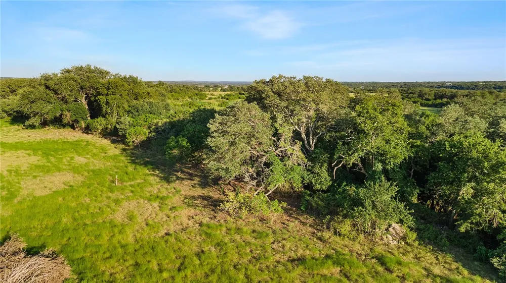 5274 County Road 200 Liberty Hill, TX 78642