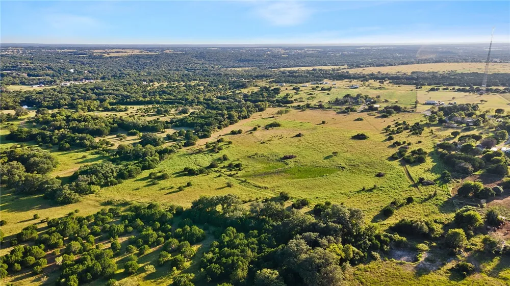 5274 County Road 200 Liberty Hill, TX 78642