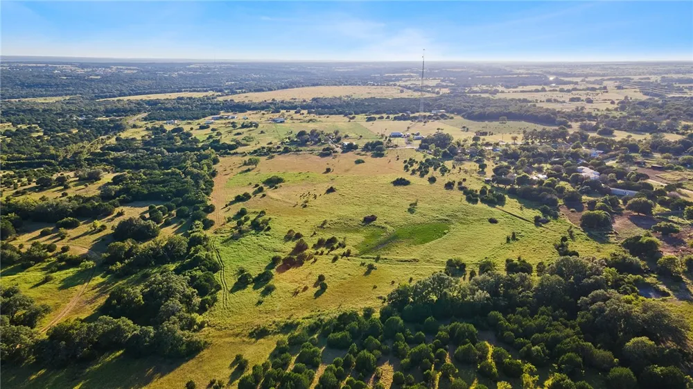 5274 County Road 200 Liberty Hill, TX 78642