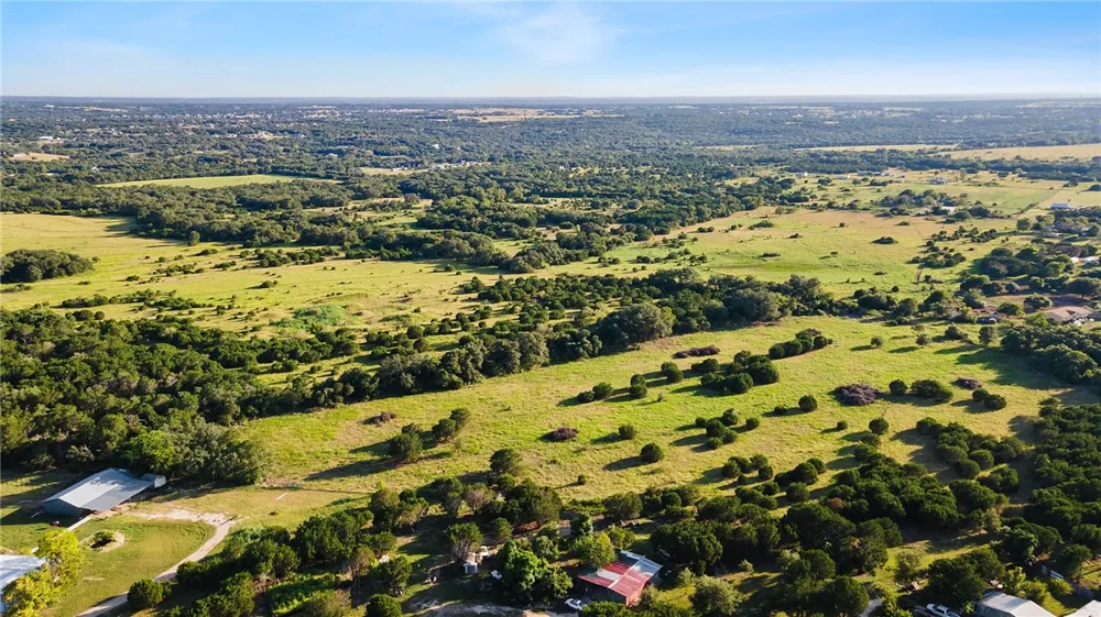 5274 County Road 200 Liberty Hill, TX 78642
