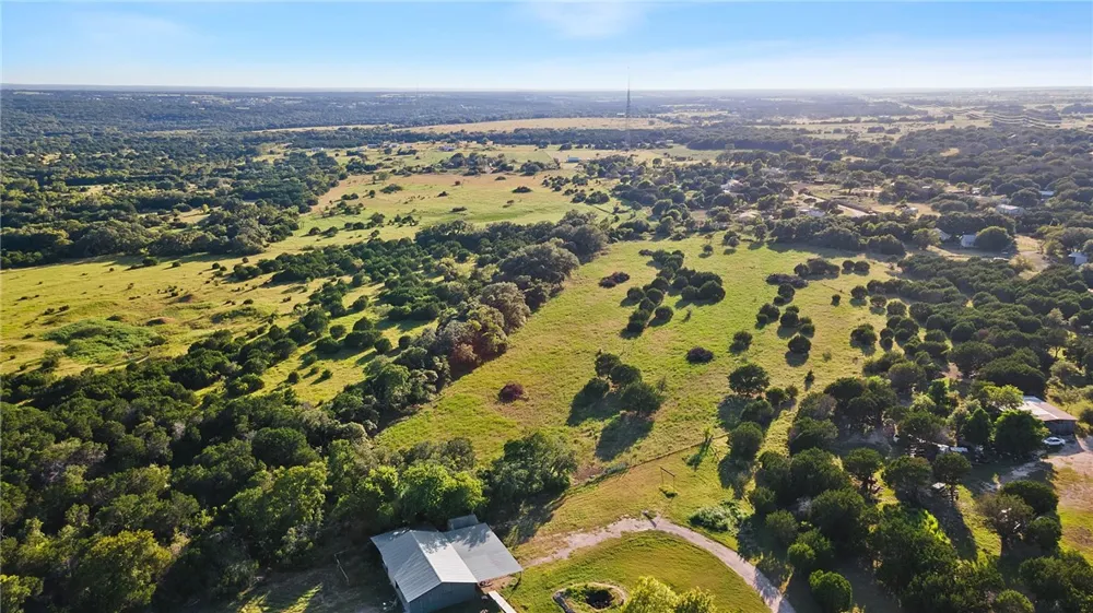 5274 County Road 200 Liberty Hill, TX 78642