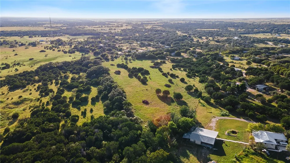 5274 County Road 200 Liberty Hill, TX 78642
