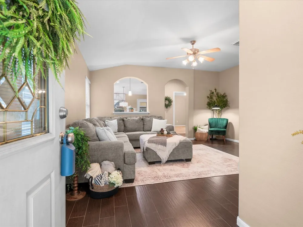 21639 Falvel Lake Drive Spring, TX 77388