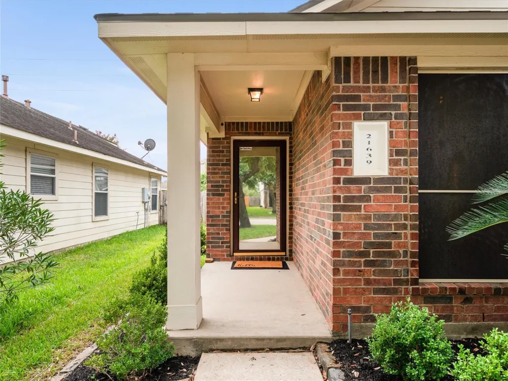 21639 Falvel Lake Drive Spring, TX 77388