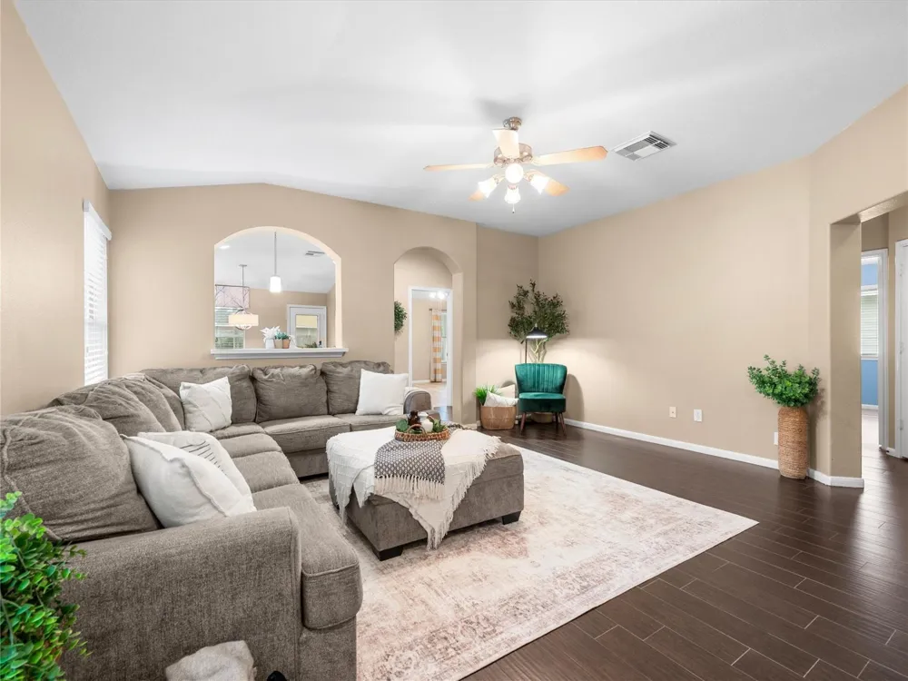 21639 Falvel Lake Drive Spring, TX 77388