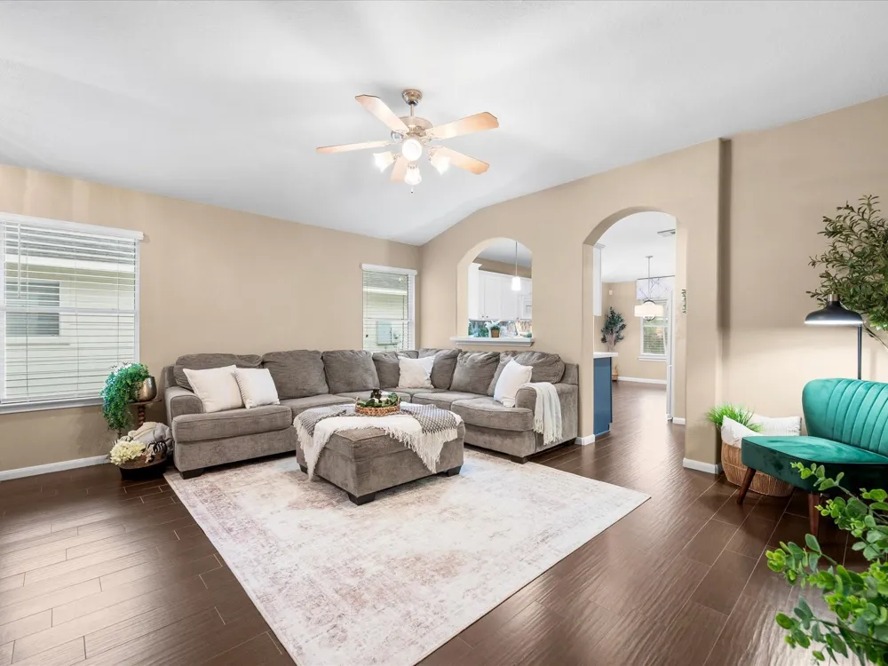 21639 Falvel Lake Drive Spring, TX 77388