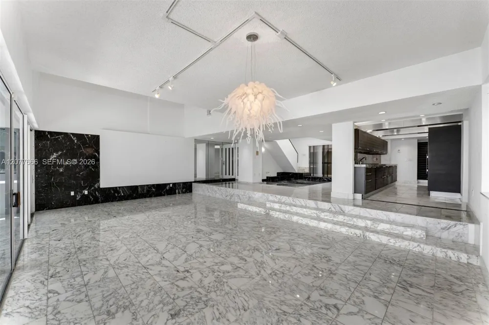 3499 Prospect Dr Miami, FL 33133