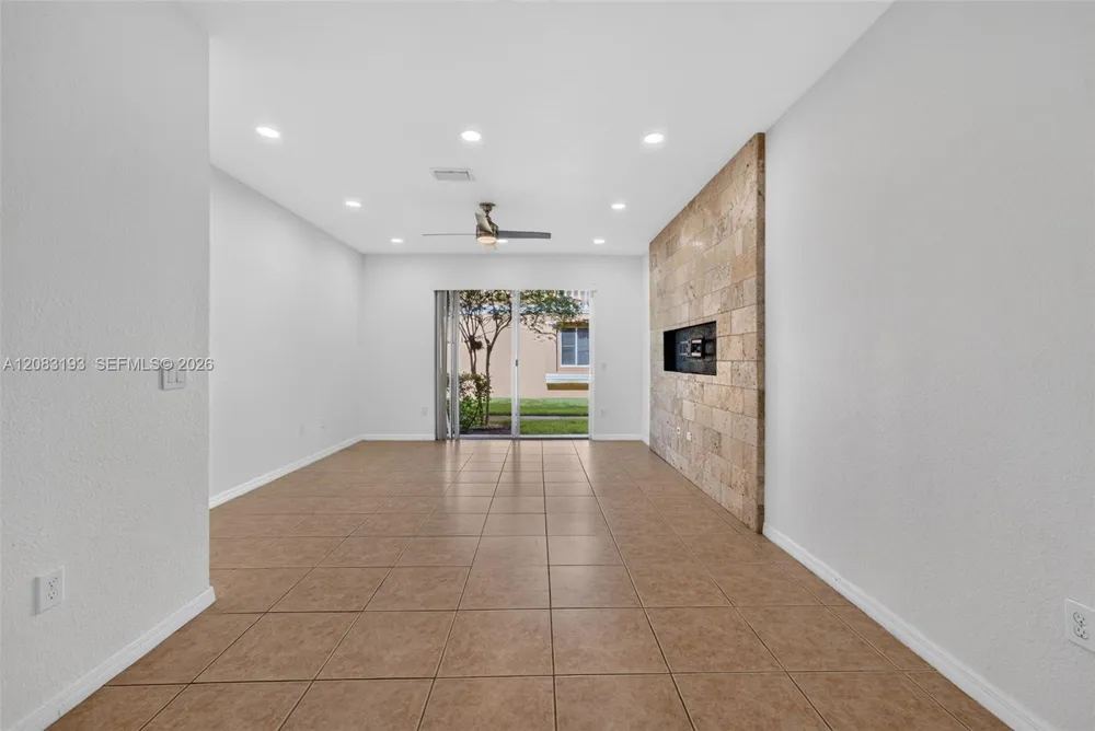 1820 SW 89th Ter Miramar, FL 33025