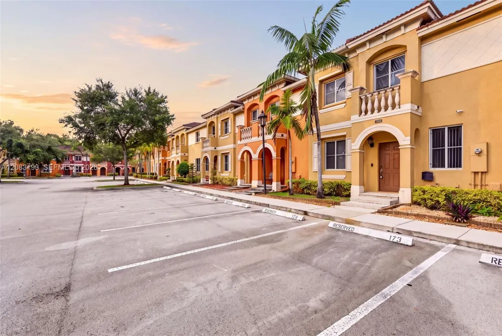 1820 SW 89th Ter Miramar, FL 33025
