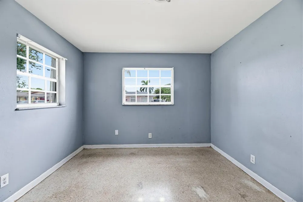 2700 NW 36th Avenue Lauderdale Lakes, FL 33311