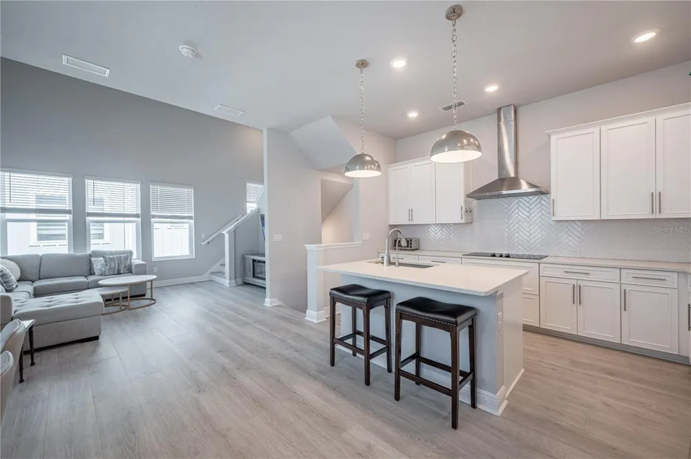 2400 EZZELL COURT Sarasota, FL 34237