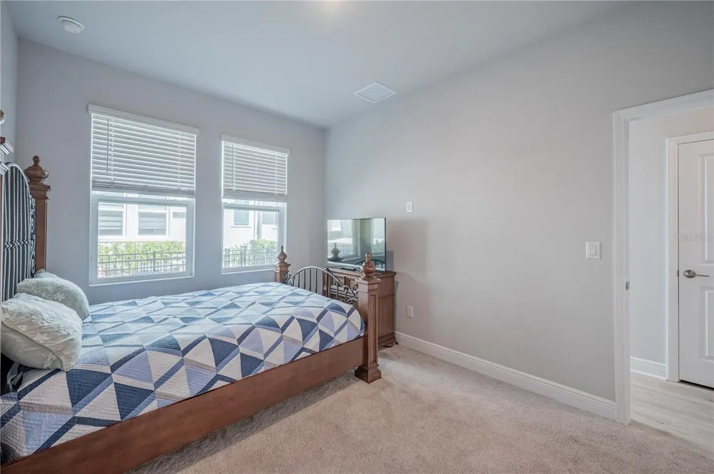 2400 EZZELL COURT Sarasota, FL 34237