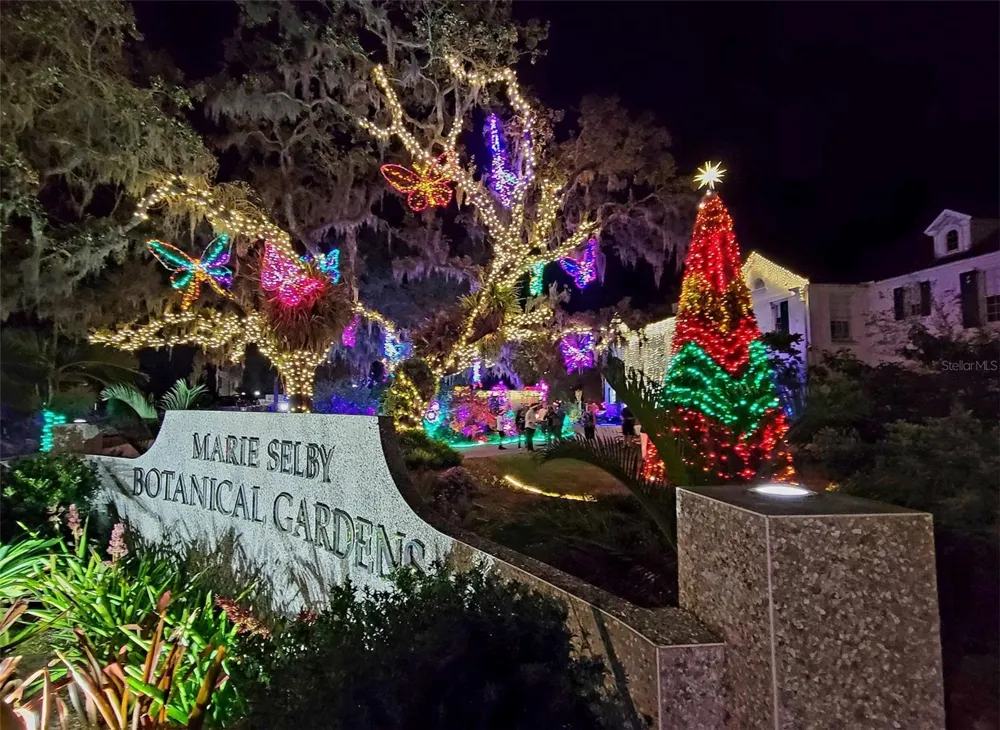2400 EZZELL COURT Sarasota, FL 34237