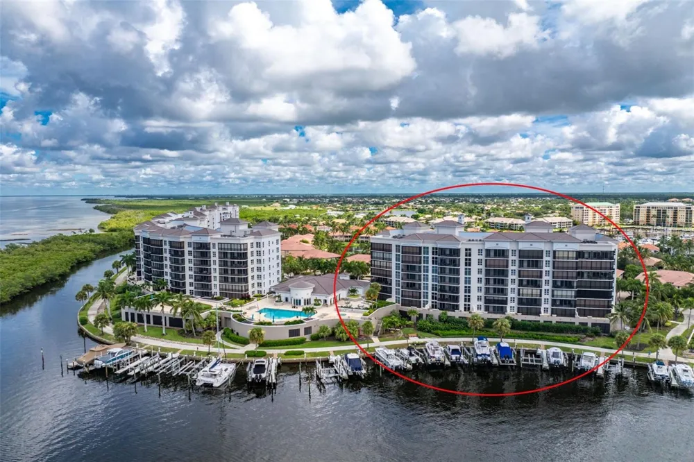 3313 SUNSET KEY CIR #402 Punta Gorda, FL 33955