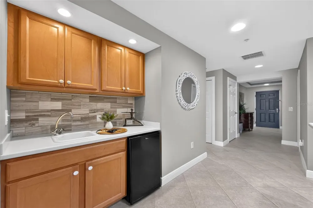 3313 SUNSET KEY CIR #402 Punta Gorda, FL 33955