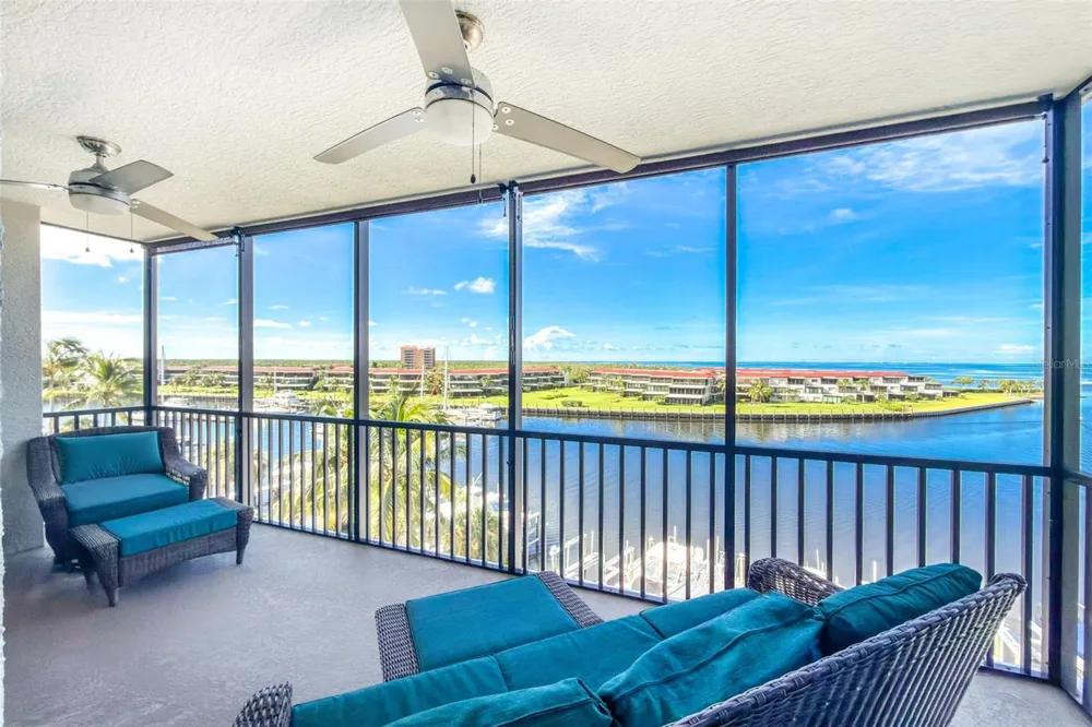 3313 SUNSET KEY CIR #402 Punta Gorda, FL 33955