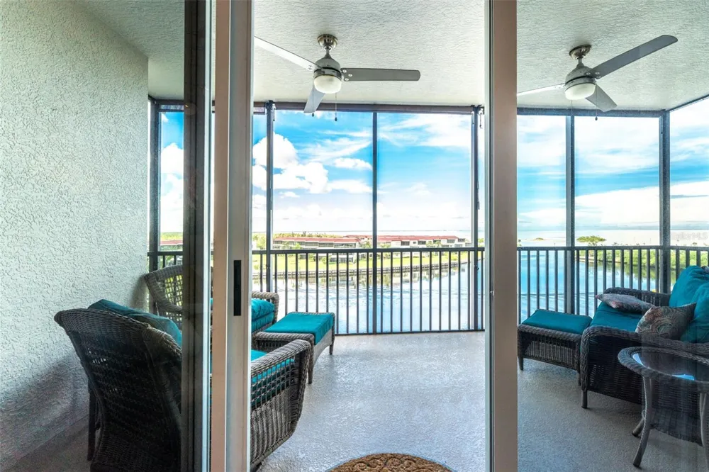 3313 SUNSET KEY CIR #402 Punta Gorda, FL 33955