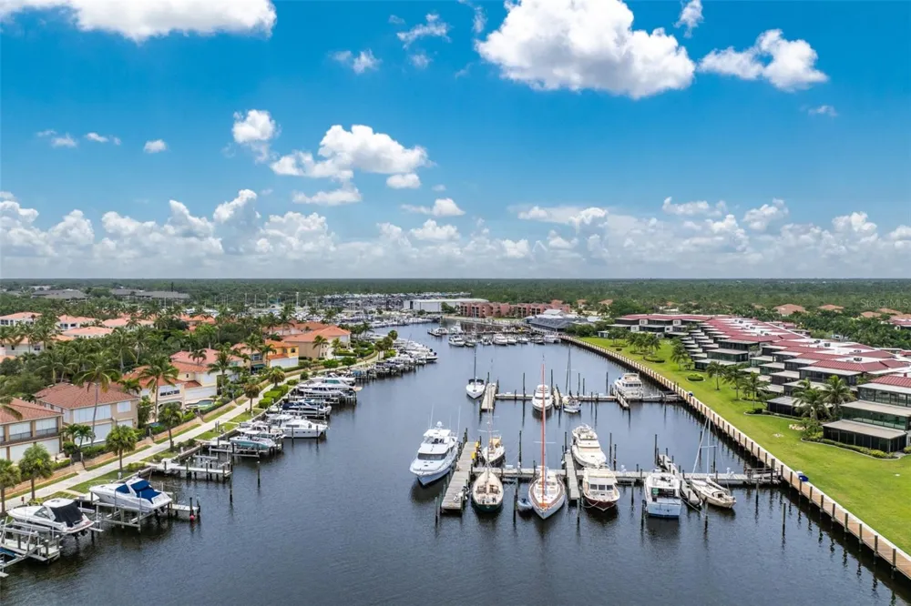 3313 SUNSET KEY CIR #402 Punta Gorda, FL 33955