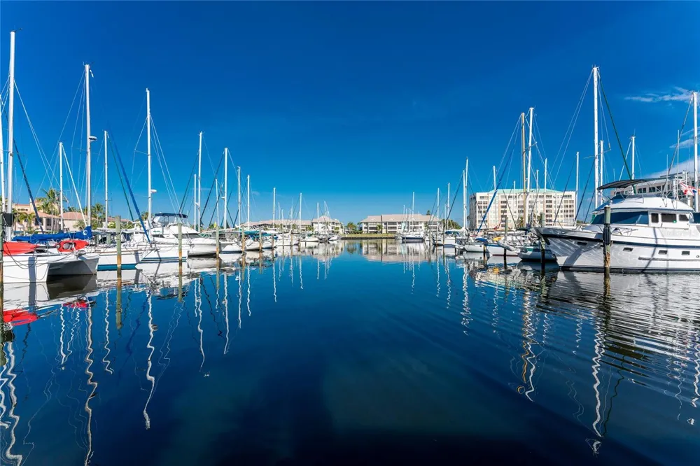 3313 SUNSET KEY CIR #402 Punta Gorda, FL 33955