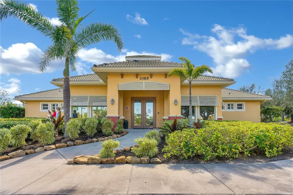 3313 SUNSET KEY CIR #402 Punta Gorda, FL 33955