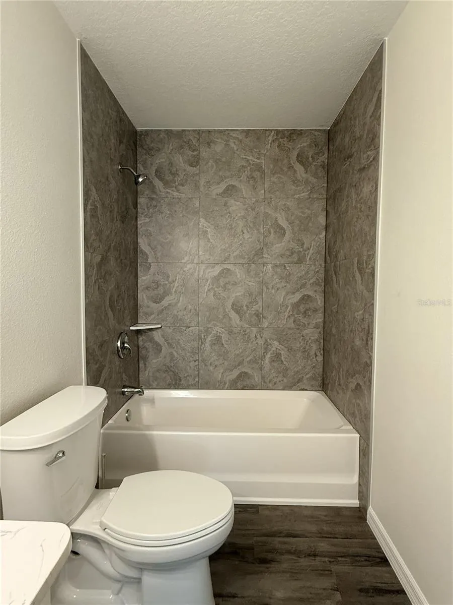 1013 6TH STREET E Bradenton, FL 34208