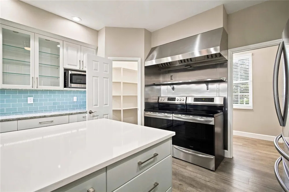 5544 DINAH LANE Sarasota, FL 34231