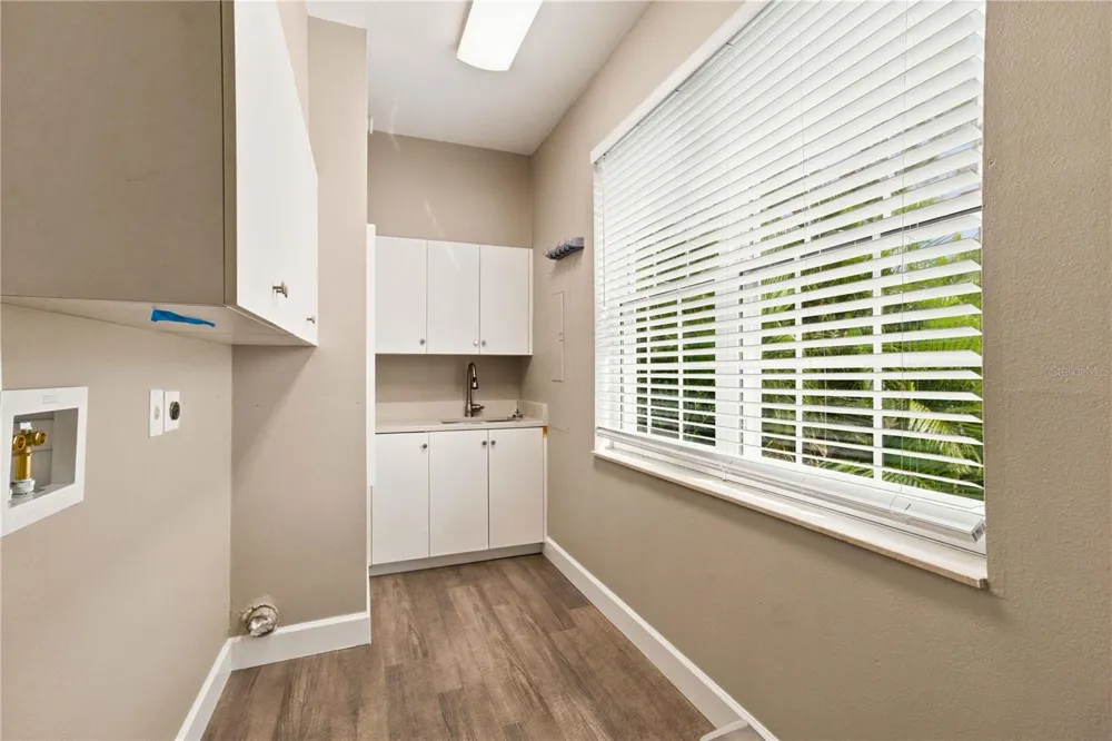 5544 DINAH LANE Sarasota, FL 34231