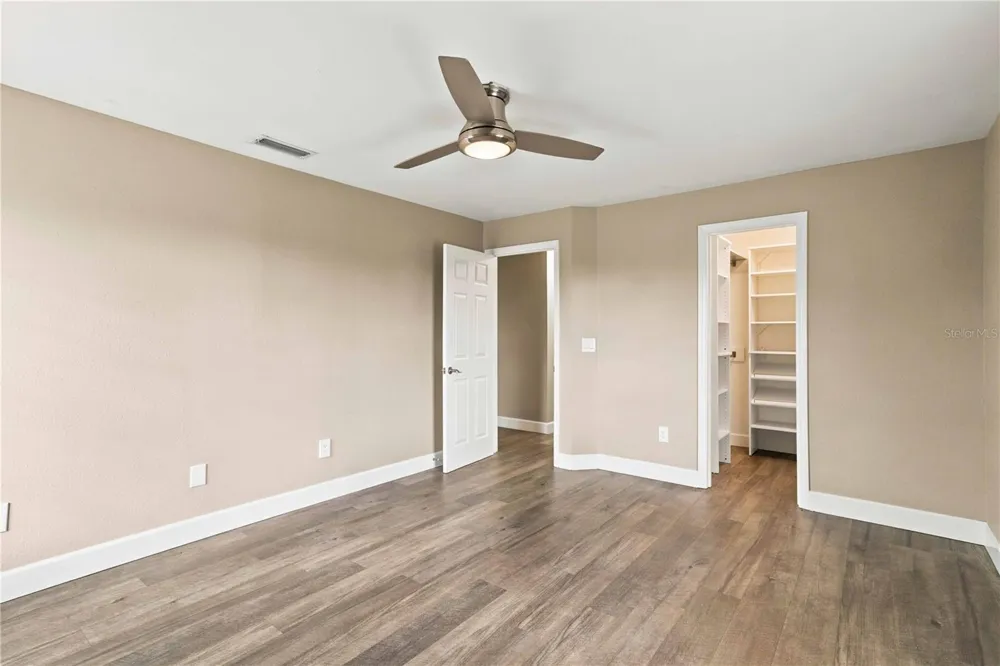 5544 DINAH LANE Sarasota, FL 34231