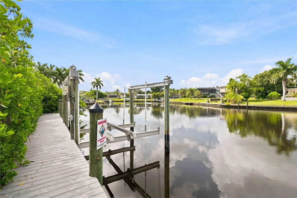 5544 DINAH LANE Sarasota, FL 34231