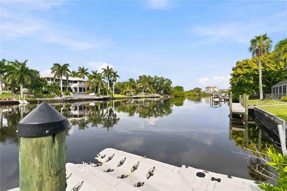 5544 DINAH LANE Sarasota, FL 34231