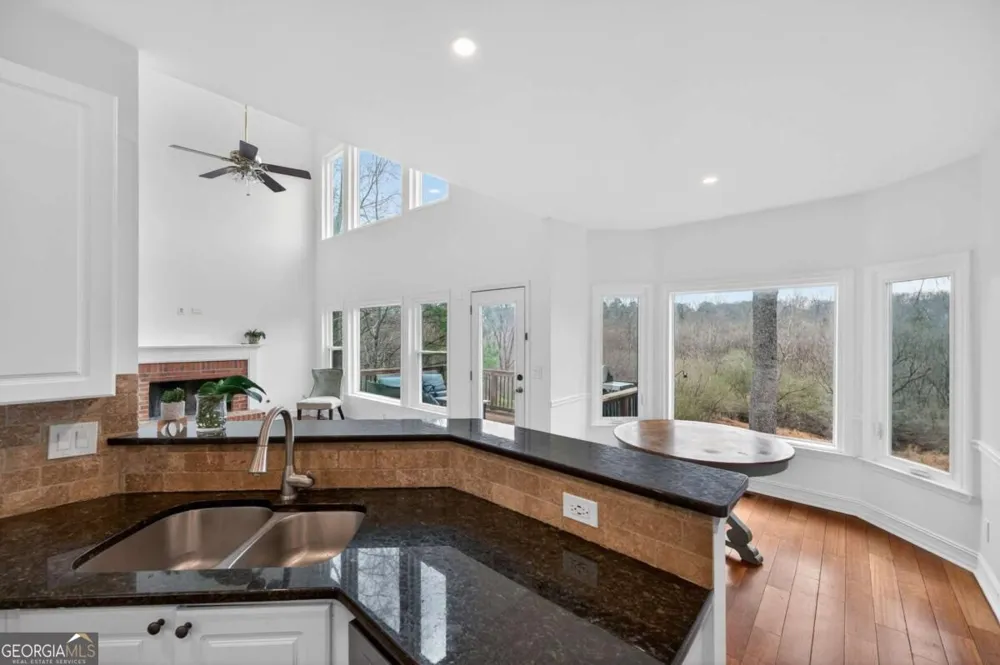 2281 Barrett DR Cumming, GA 30040