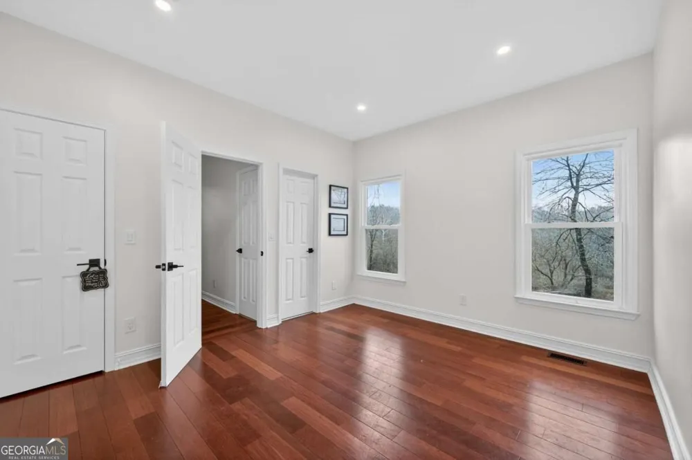 2281 Barrett DR Cumming, GA 30040