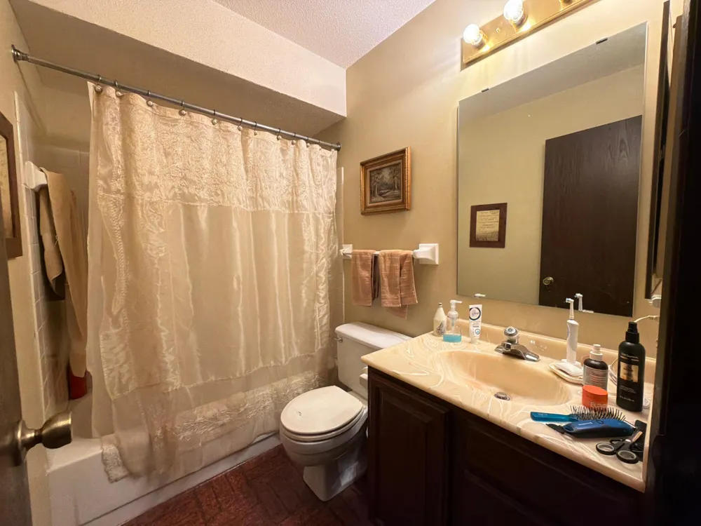 5135 Balmoral Lane Bloomington, MN 55437