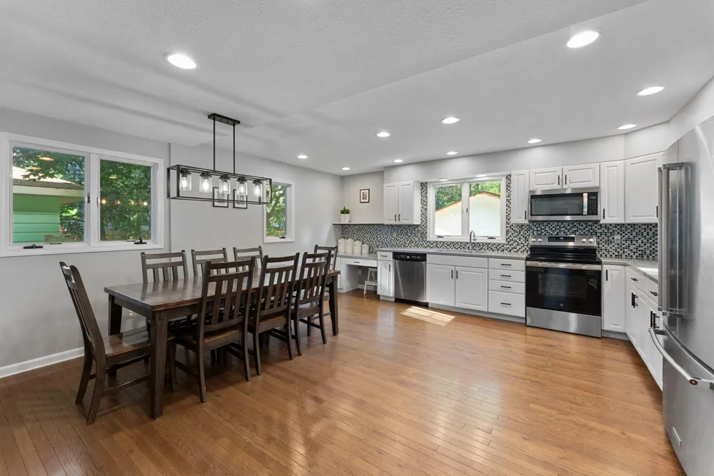 2757 Sherwood Road Mounds View, MN 55112
