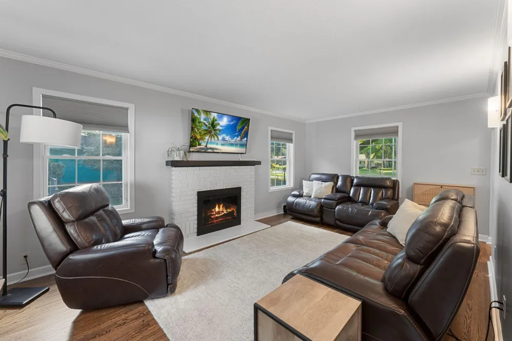 2757 Sherwood Road Mounds View, MN 55112