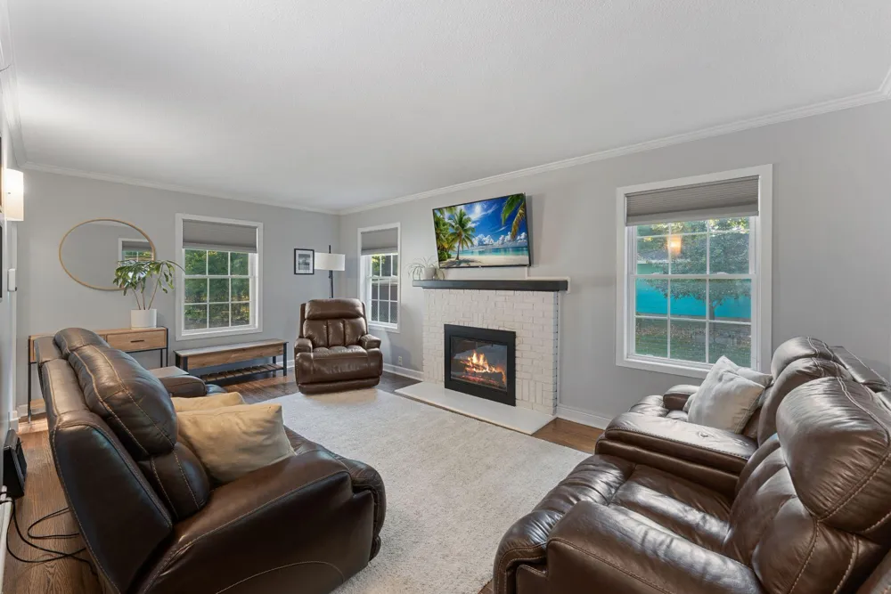2757 Sherwood Road Mounds View, MN 55112