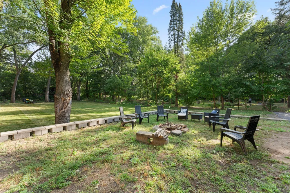 2757 Sherwood Road Mounds View, MN 55112