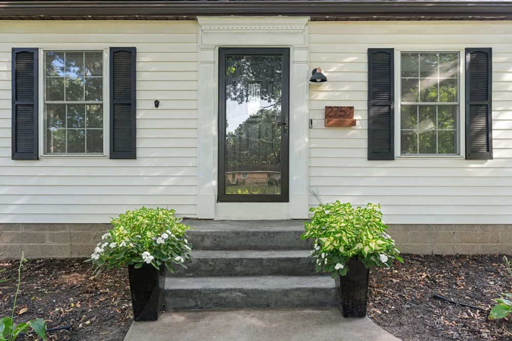 2757 Sherwood Road Mounds View, MN 55112