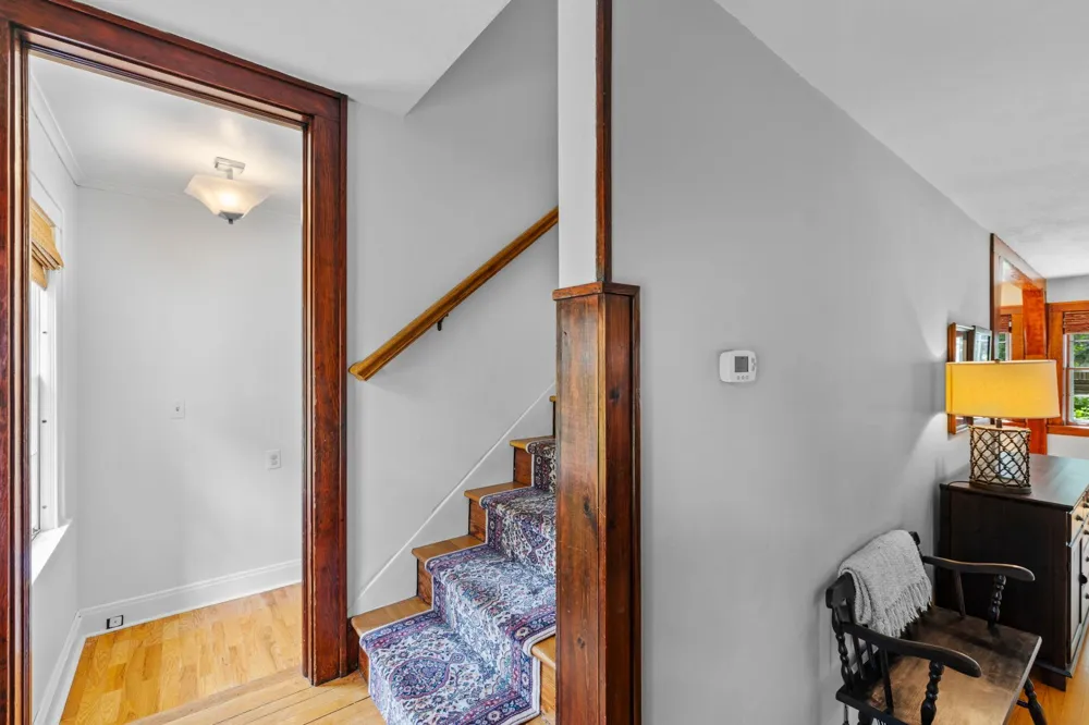 1244 Roselawn Avenue W Roseville, MN 55113