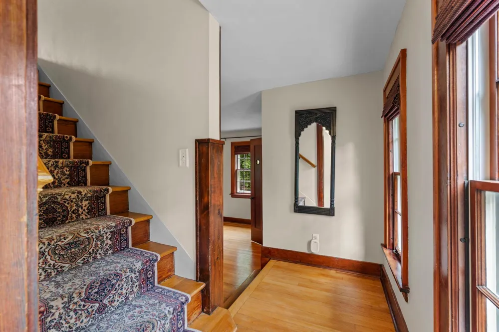 1244 Roselawn Avenue W Roseville, MN 55113